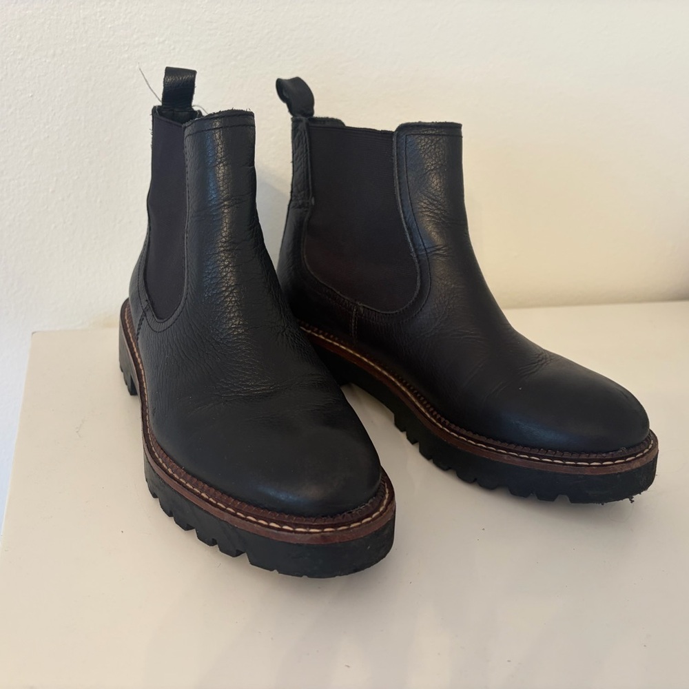 Women’s Black Chelsea Lug Sole Boots - Classic Pull-On Leather